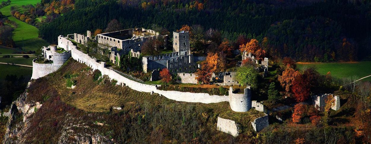 Ruines du château-fort de Hohentwiel, vue aérienne