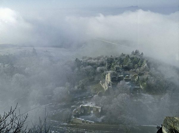 Ruines du château-fort de Hohentwiel, Vue de la forteresse dans le brouillard