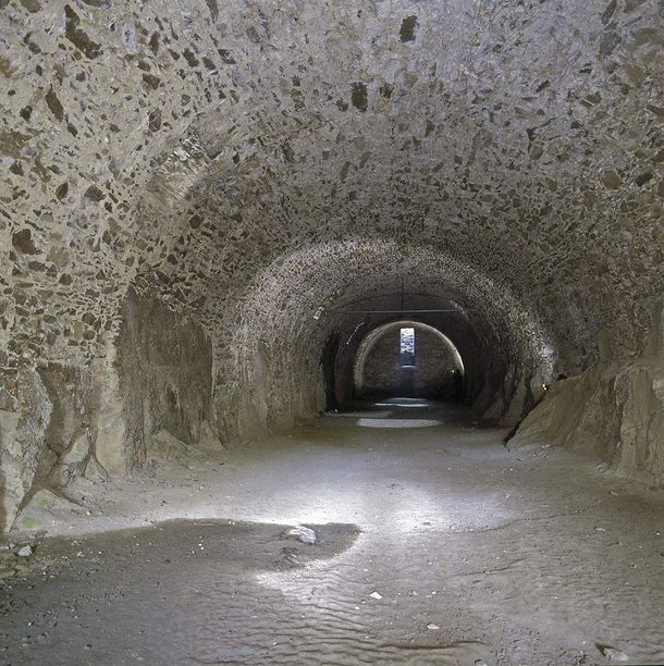 Ruines du château-fort de Hohentwiel, Cave voûtée