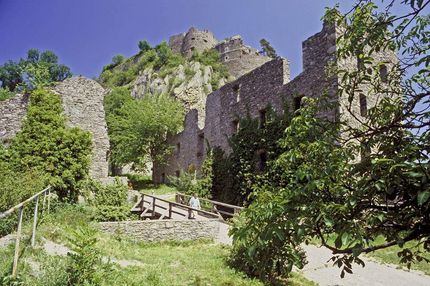 Hohentwiel Fortress Ruins, Fortress ruins in the greenery