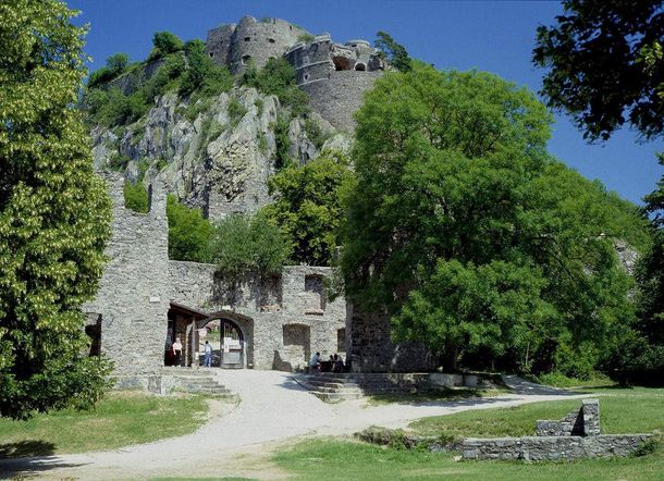 Hohentwiel Fortress Ruins, Karlsbastion bulwark and Augusta roundel at the fortress ruins