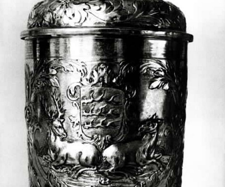 Silberner Becher mit dem Wappen der württembergischen Landstände